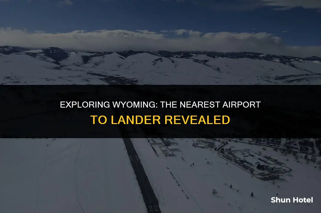 what airport is closest to lander wyoming