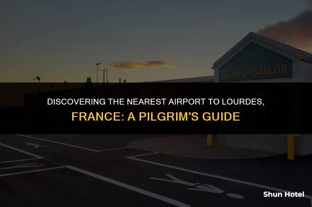 what airport is closest to lourdes france