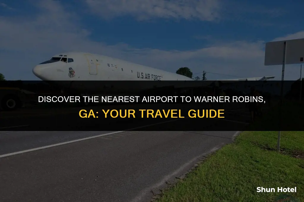 what airport is closest to warner robins ga