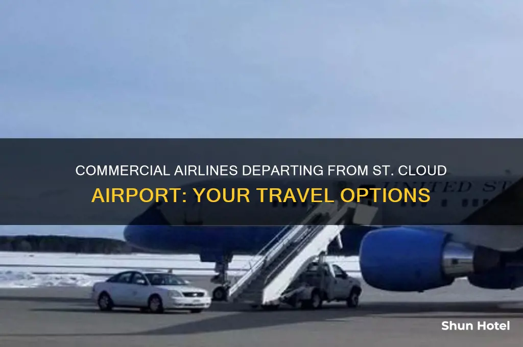 what comercial airlines fly out of st cloud airport