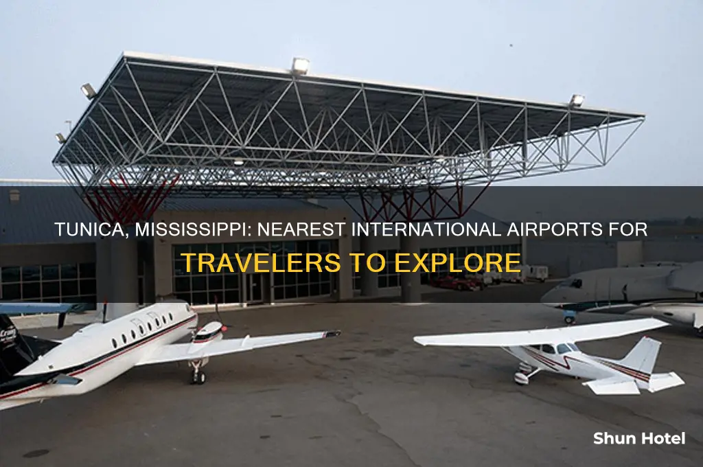 what international airports are around tunica mississippi