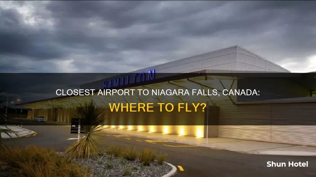 what is closest airport to niagara falls canada