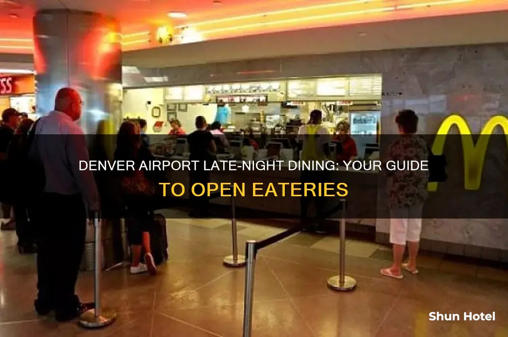 what is open to.eat late at denver airport