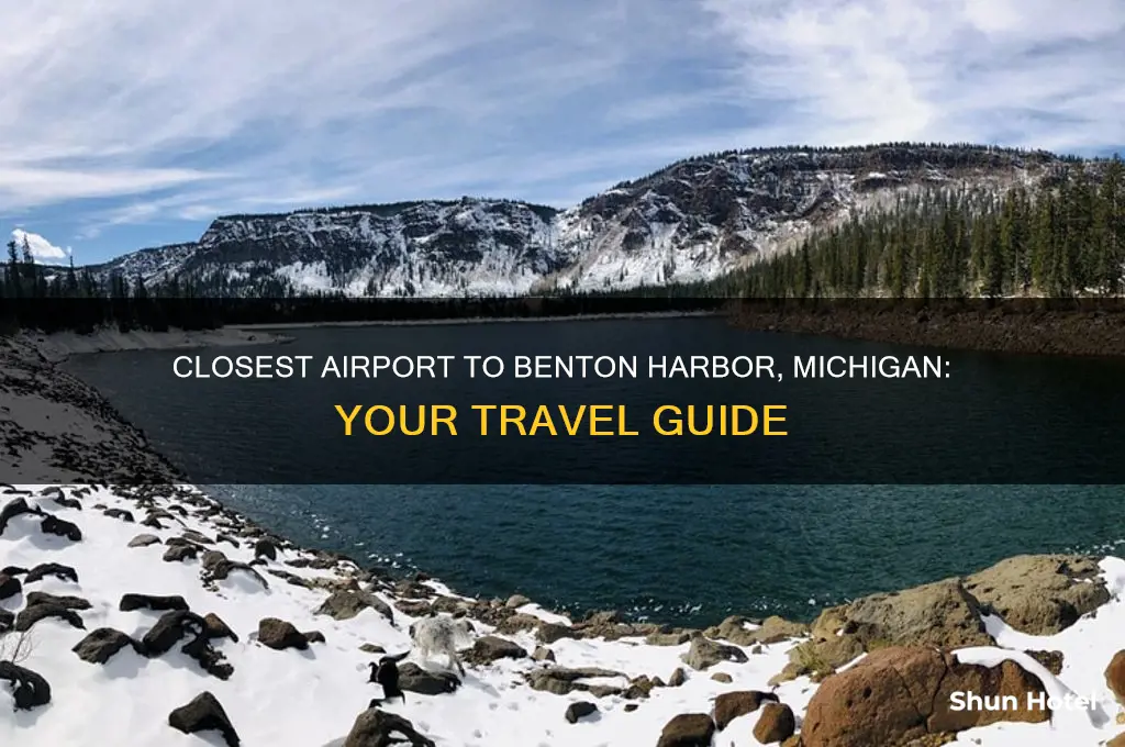 what is the closest airport to benton harbor michigan