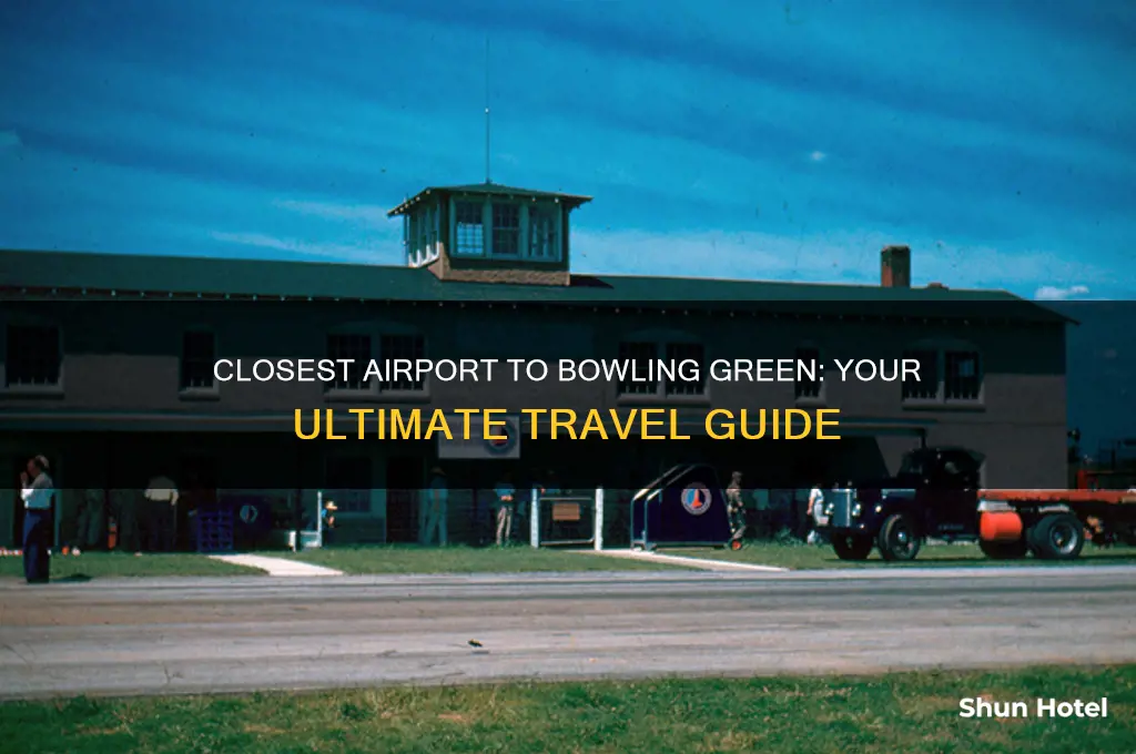 what is the closest airport to bowling green