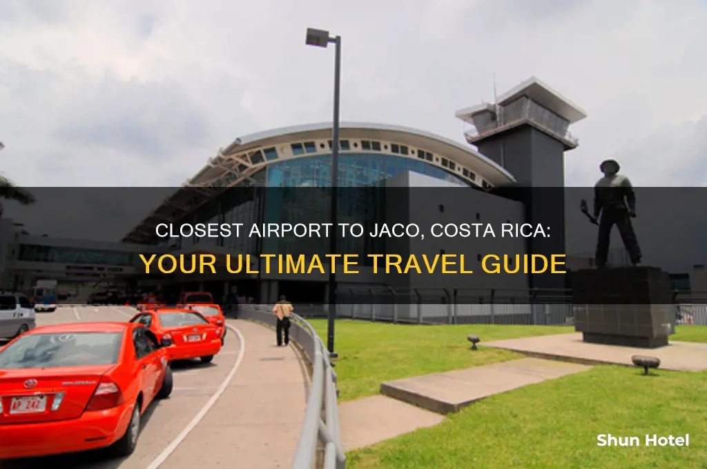 what is the closest airport to jaco costa rica