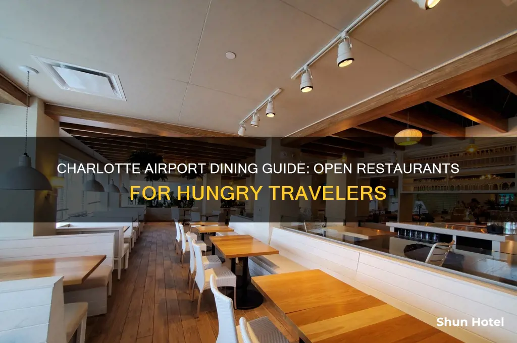 what restaurants are open at charlotte airport