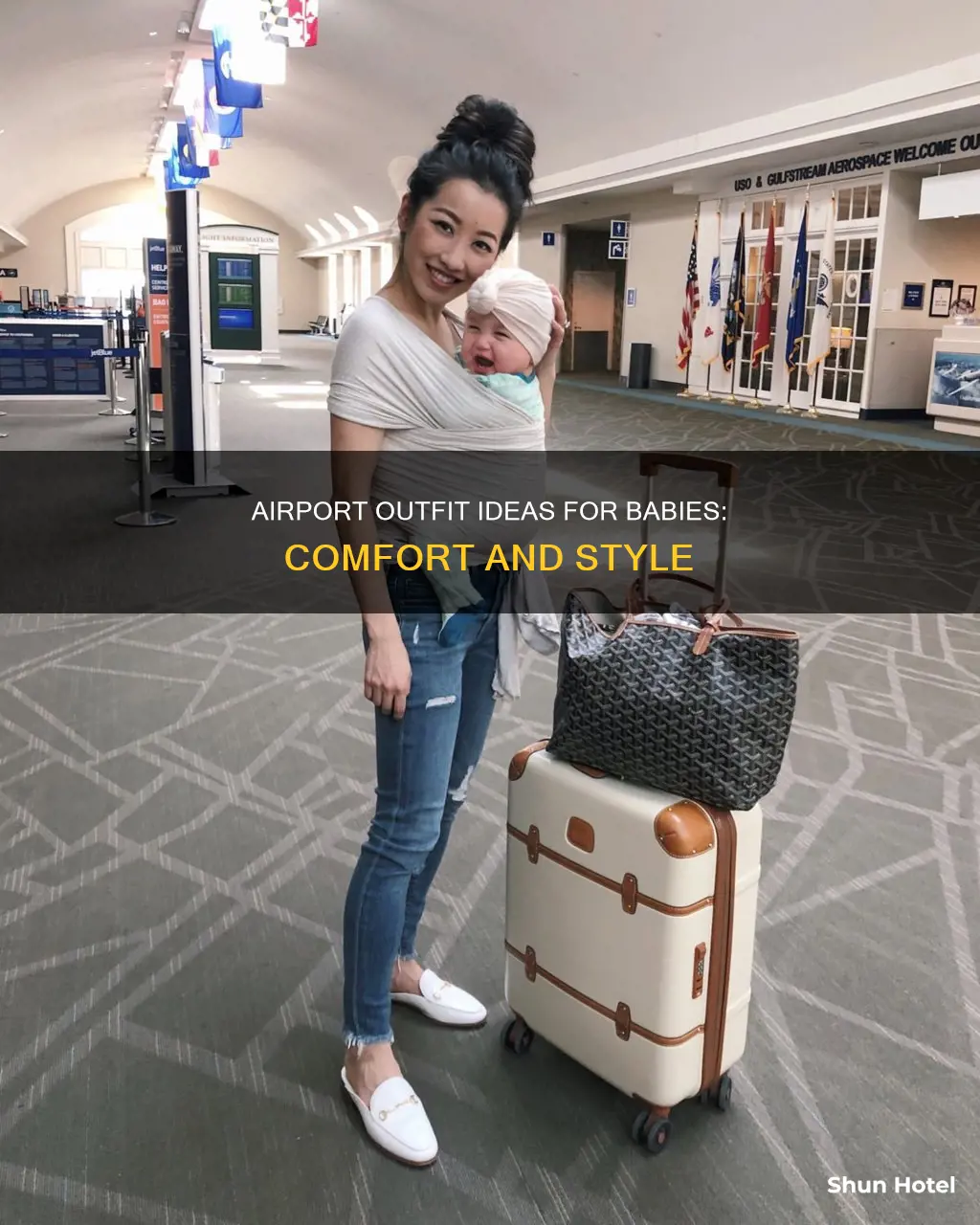 what should baby wear to airport