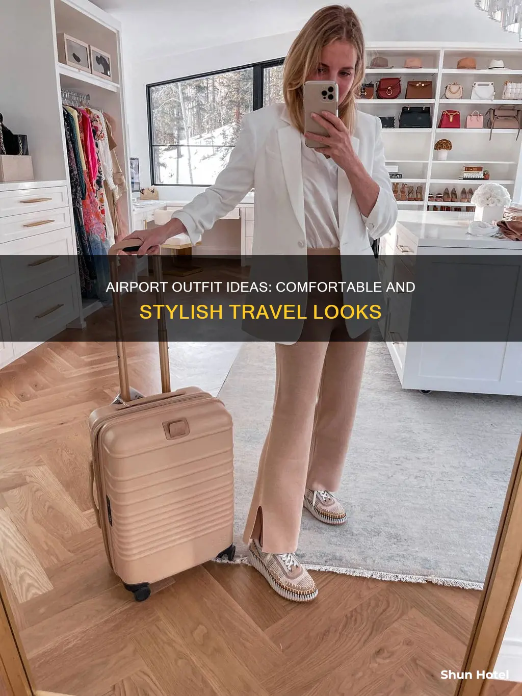 what should i wear for airport