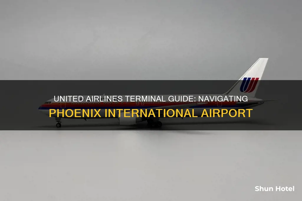 what terminal is united airlines at phoenix international airport