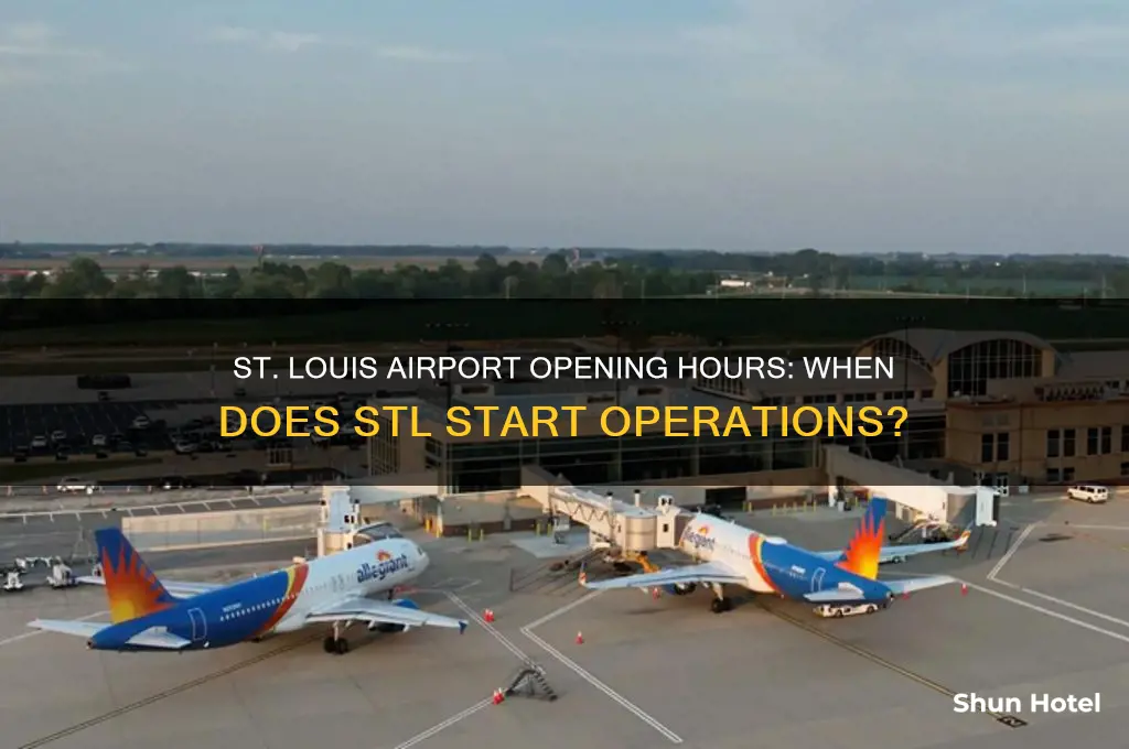 what time does st louis airport open