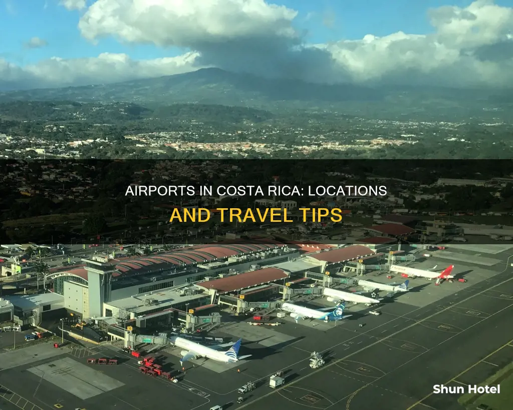 where are airports in costa rica
