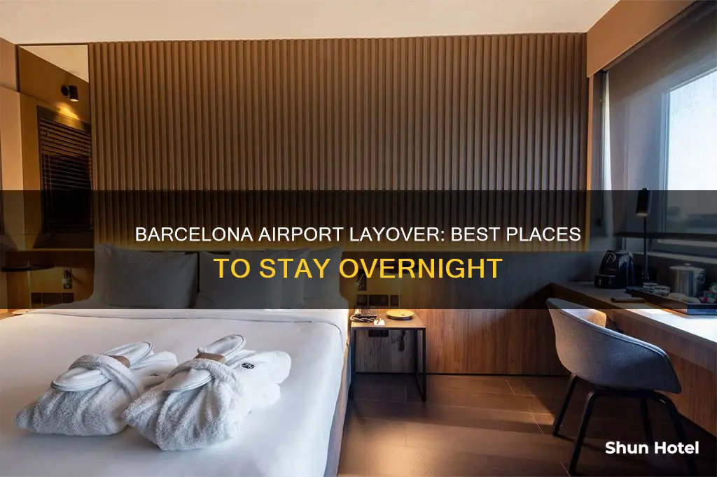where can i stay near the airport at barcelona