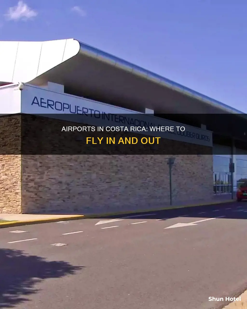 where is airport in costa rica