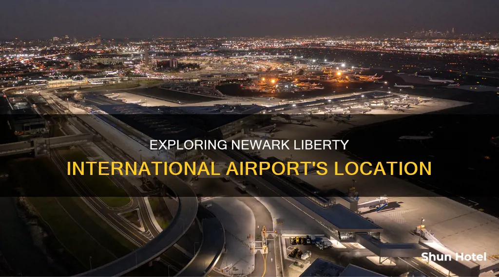 where is ewr airport in ny