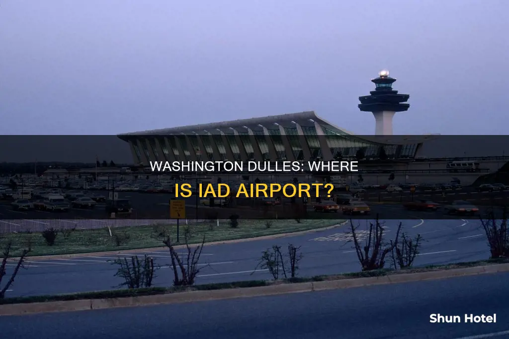 where is iad airport in washington