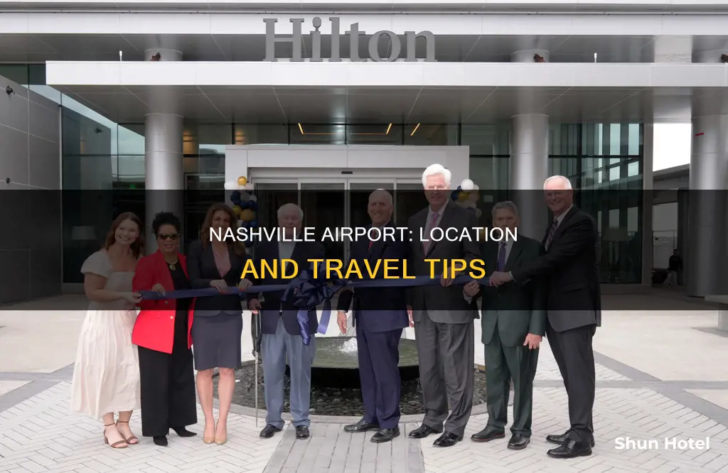 where is the airport in nashville