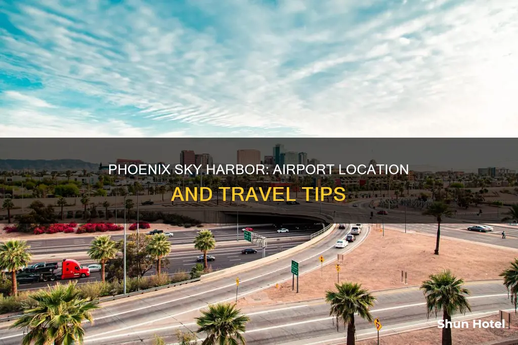 where is the airport in phoenix