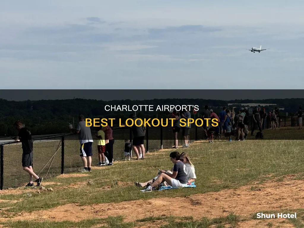 where is the charlotrw airport lookout
