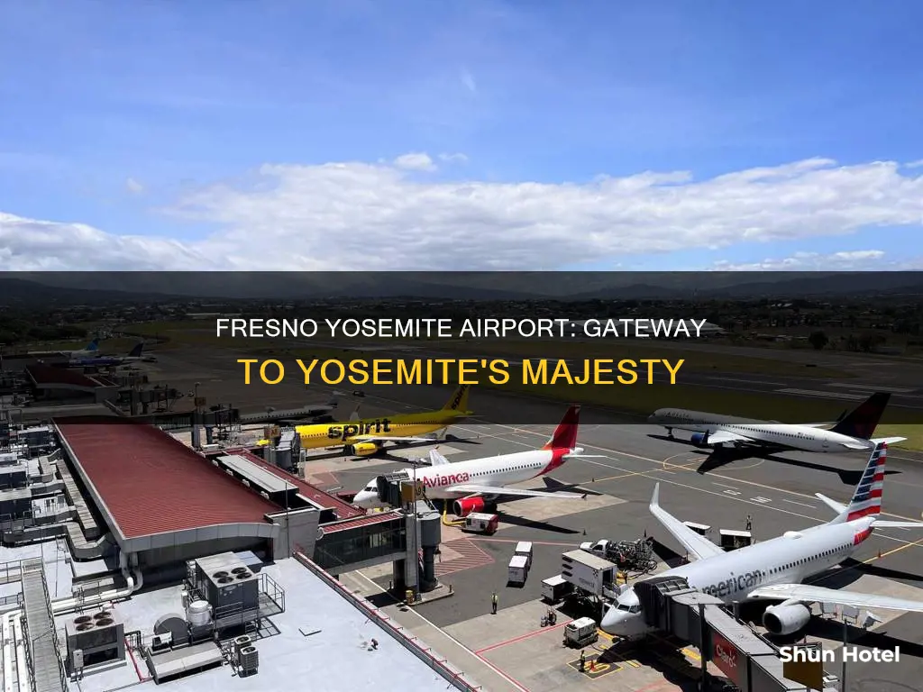 where is the fresno yosemite airport