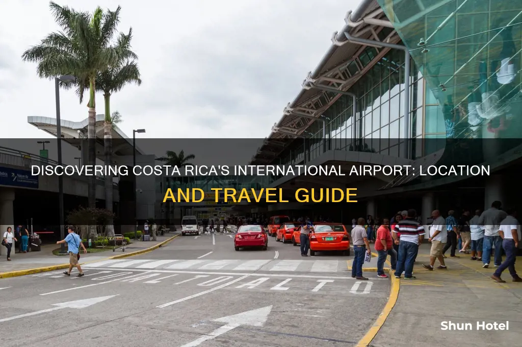 where is the international airport in costa rica