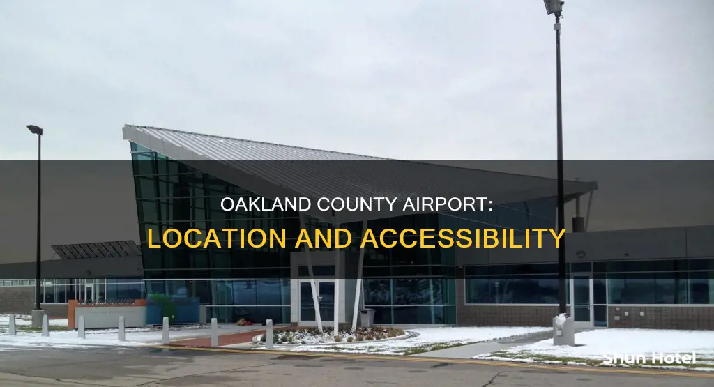 where is the oakland county airport
