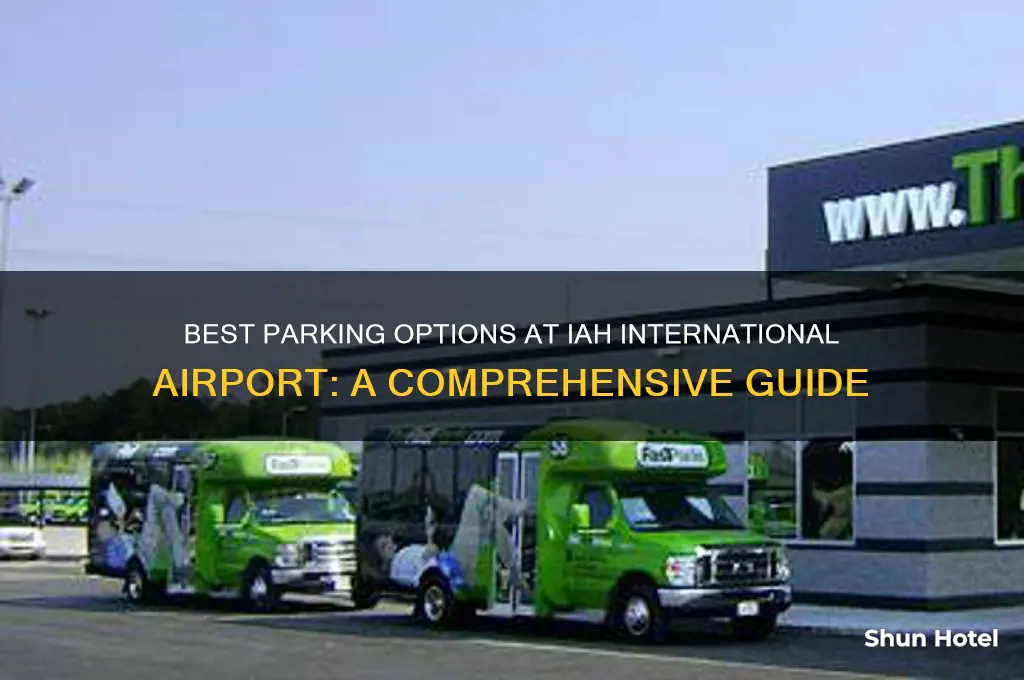 where to park at iah international airport