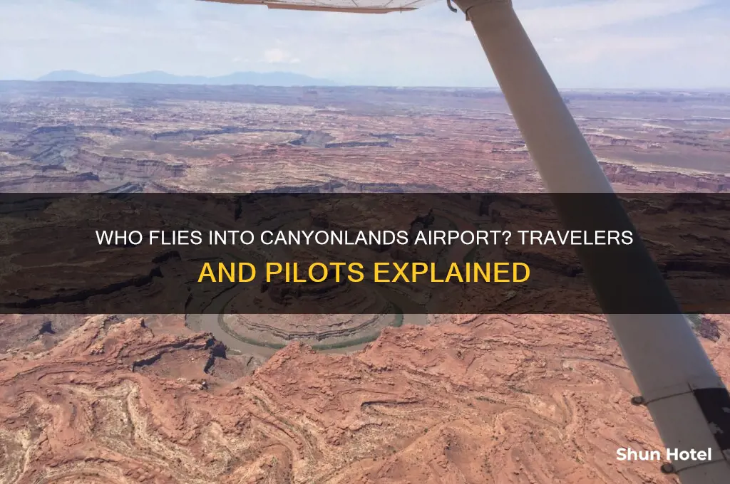 who flies into canyonlands airport