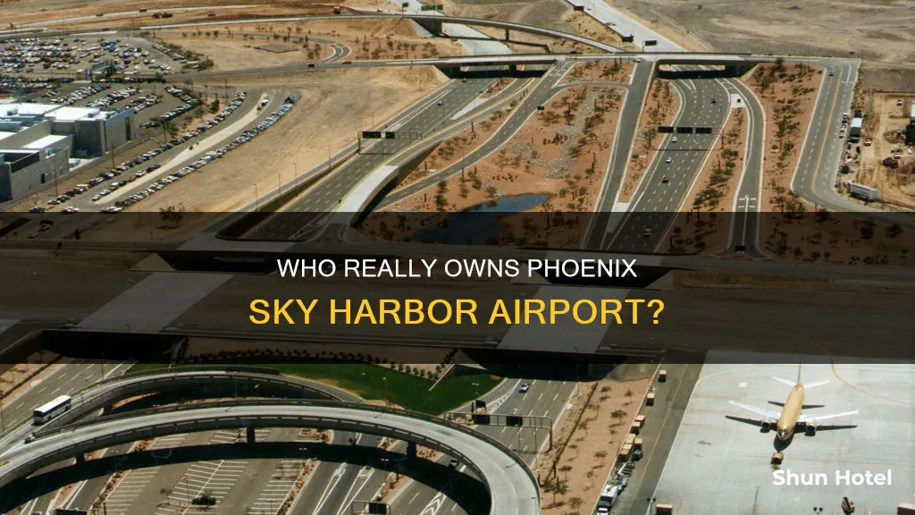 who owns phoenix sky harbor airport