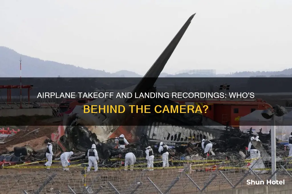 who records airplanes in an airport